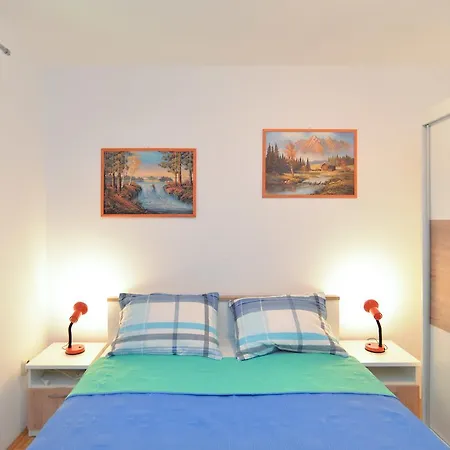 Milena 436 Apartment Fazana